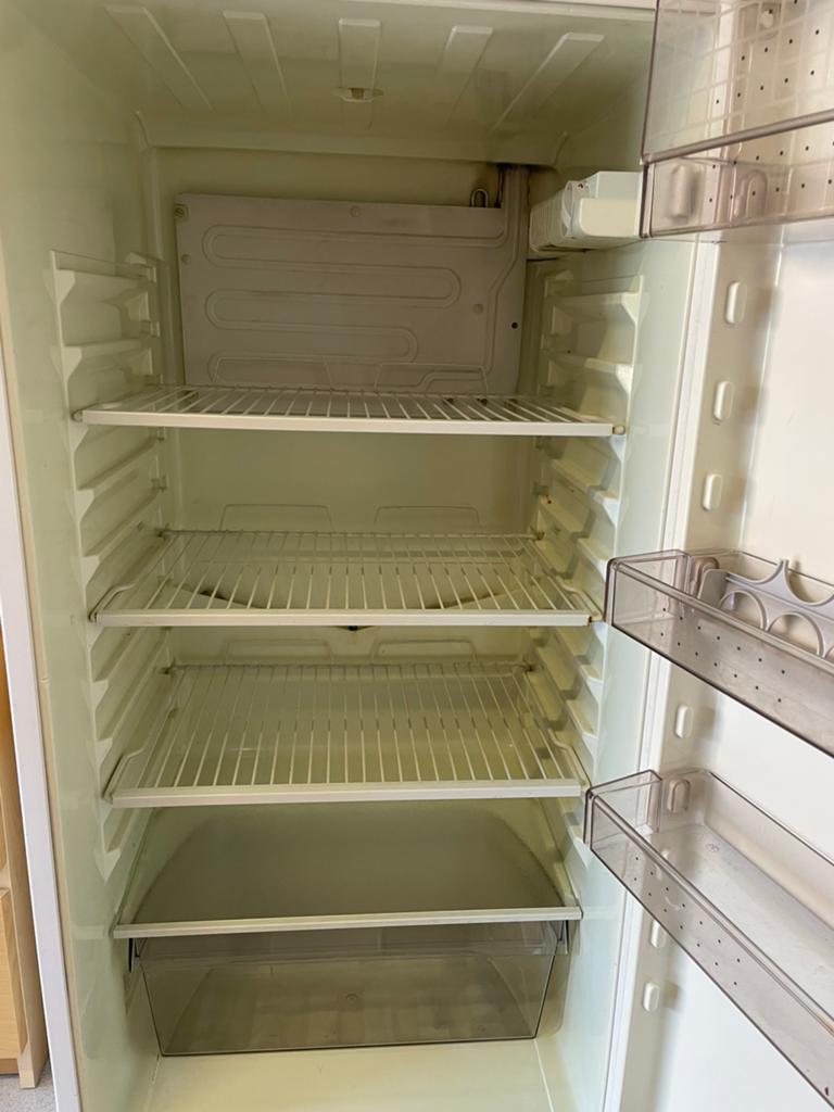 Frigo met vriesvak, Elektronische apparatuur, Koelkasten en IJskasten, Ophalen, Zo goed als nieuw, Met vriesvak