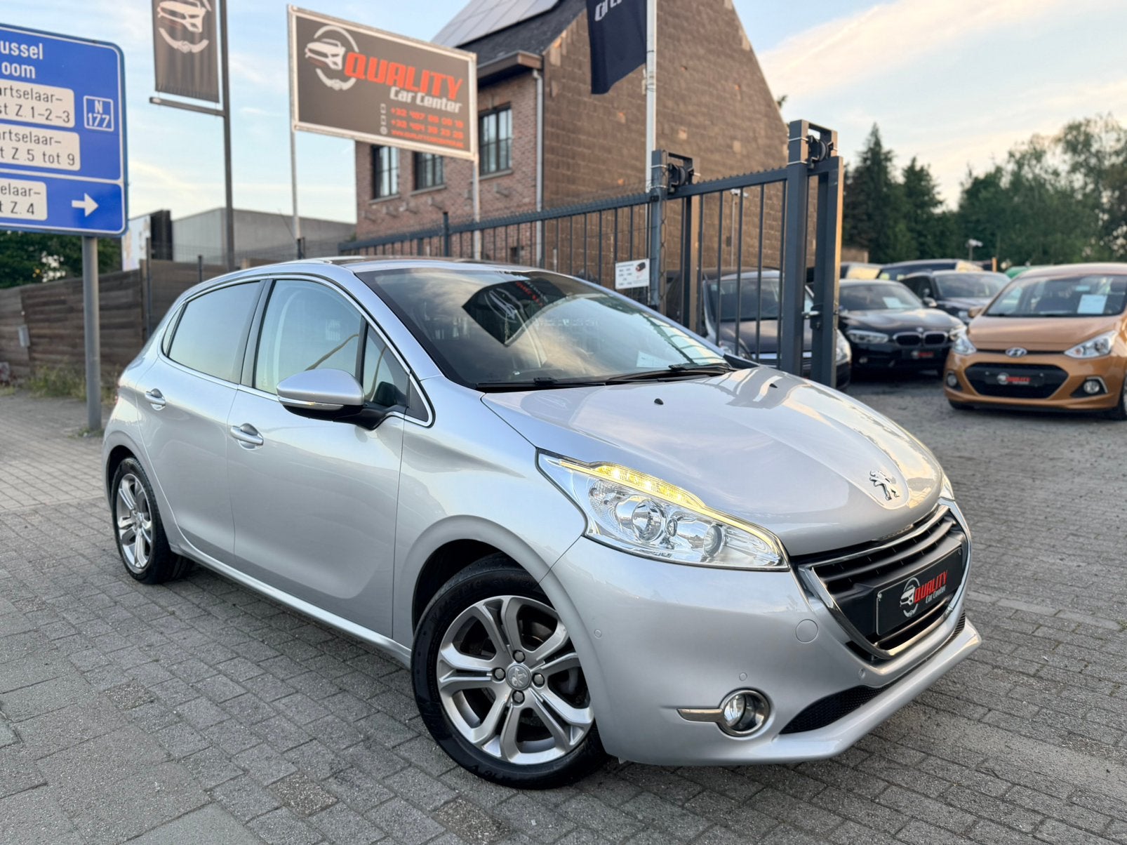 Peugeot 208 Allure 1.6i Automaat 081000km Pano Navi Pdc, Achat, Capteur de lumière, Entreprise, 149 g/km