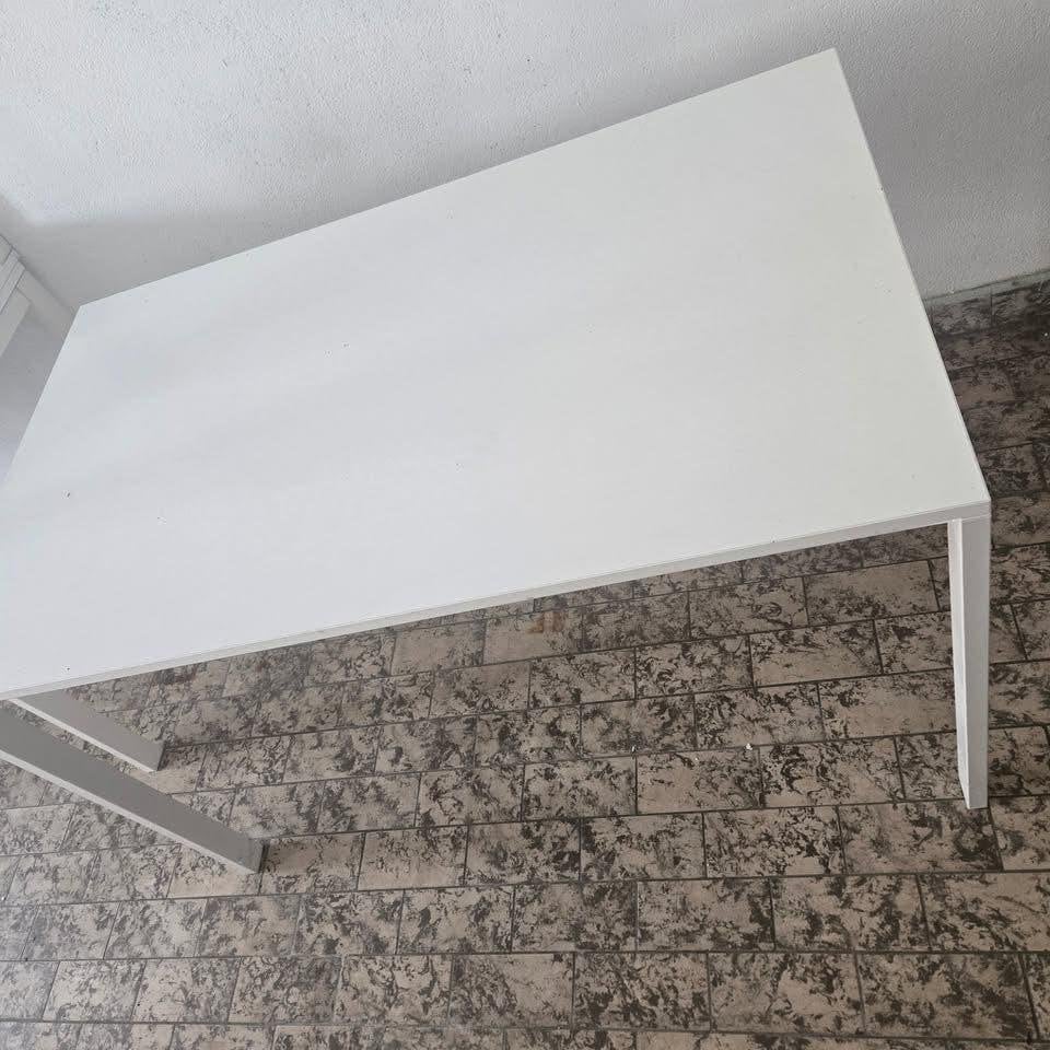 Lot de 10 tables 125 x 75 cm - Bon état, Scandinave, Bureau d'ordinateur, Enlèvement, Utilisé