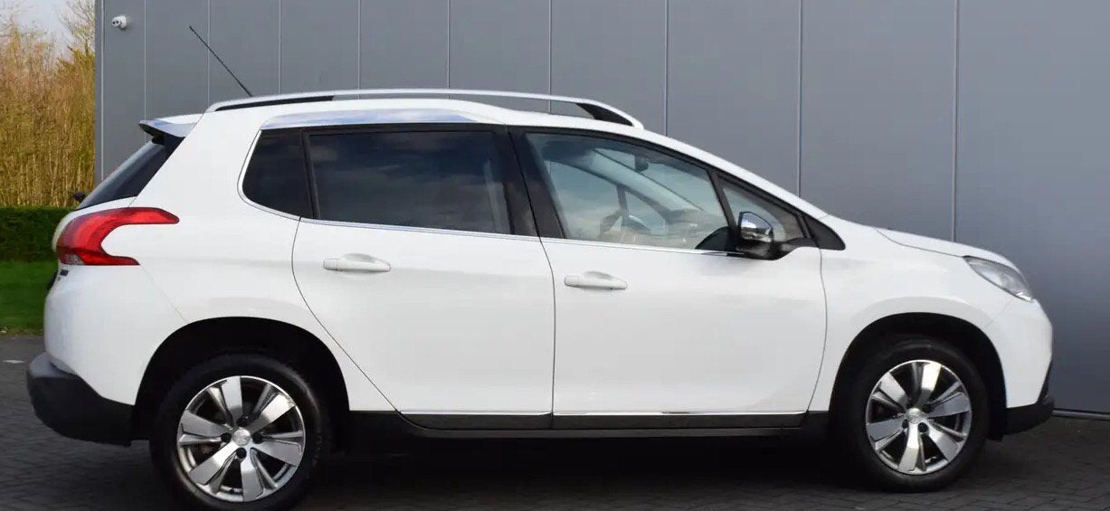 Witte Peugeot 2008 benzine slechts 110000 km panodak, Bluetooth, Wit, Leder, Handgeschakeld