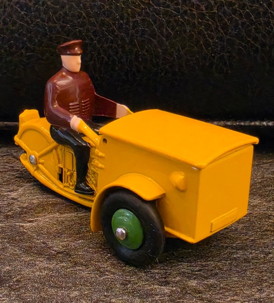 Dinky Toys Atlas Editions TRIPORTEUR 14 Yellow Motor Cycle, Ophalen of Verzenden, Zo goed als nieuw, Overige typen, Dinky Toys