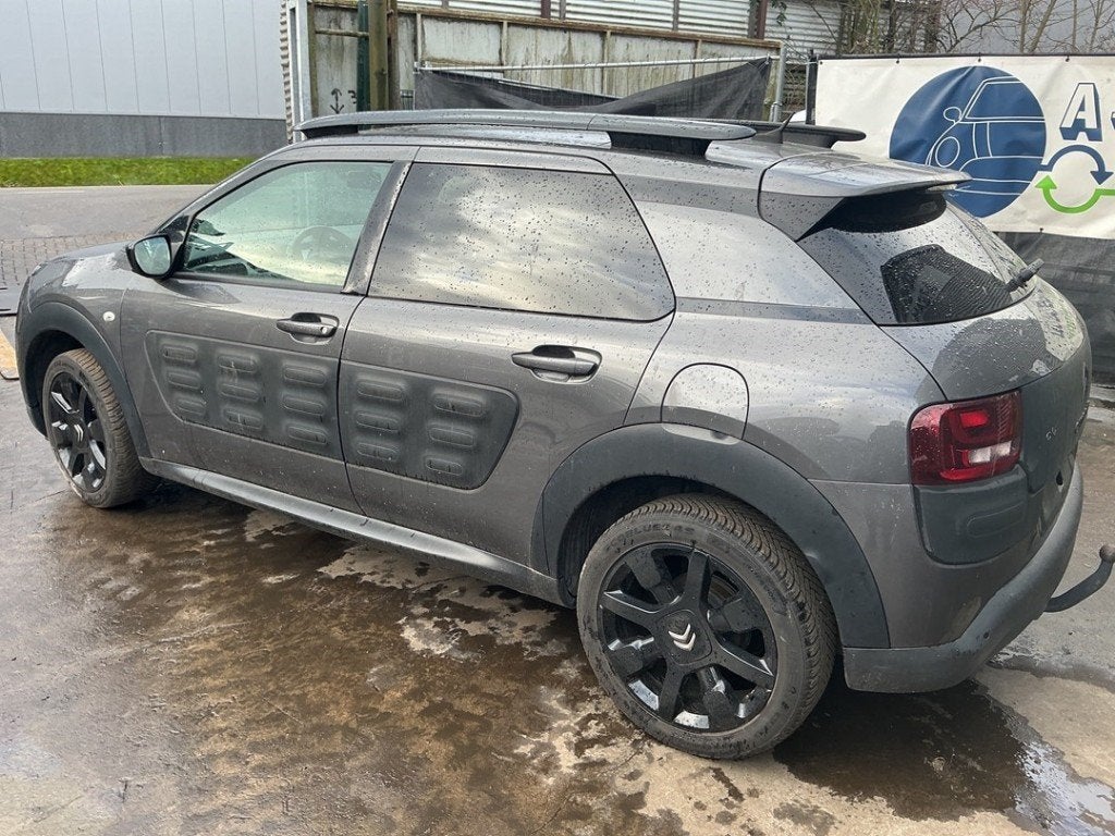GARNITURE Citroën C4 Cactus (0B / 0P) (|98015544XT|), Utilisé, Citroën