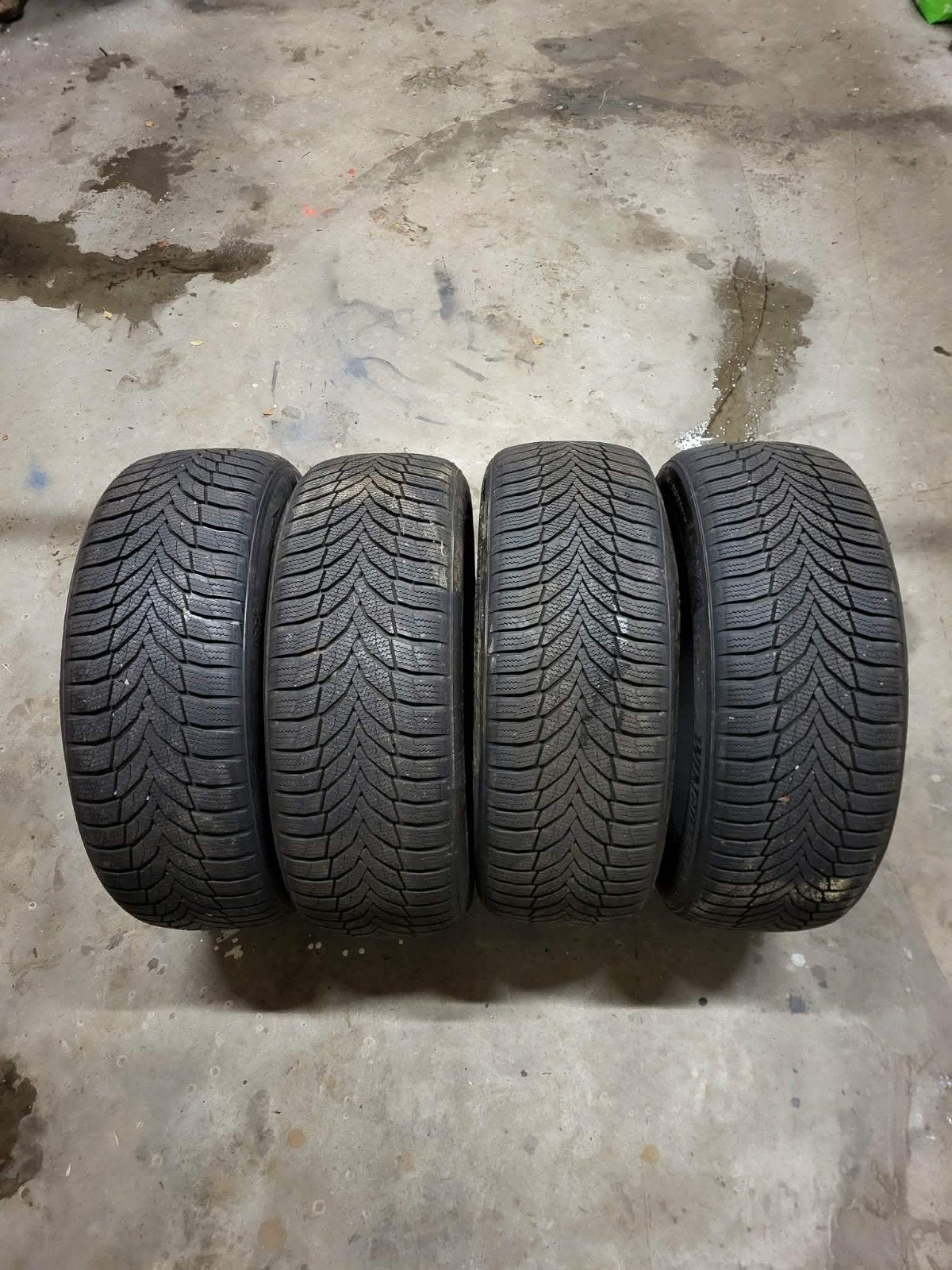 Pneus neige Nexen 215/55/17 très bon état, Autos : Pièces & Accessoires, Enlèvement, Pneu(s)