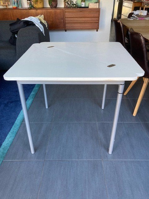 Handig tafeltje, Huis en Inrichting, Ophalen, Kunststof, Gebruikt, 50 tot 100 cm