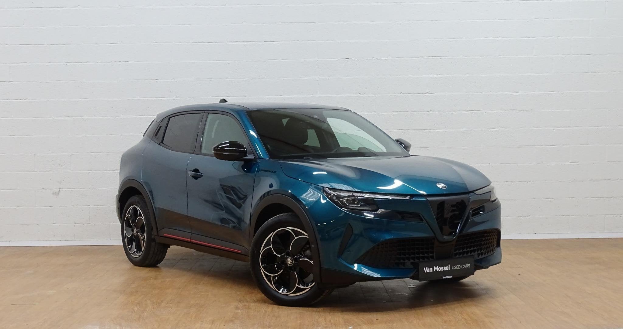 Alfa Romeo Junior 1.2 Hybrid 145 eDCT6 Ibrida Speciale VERWA, Autos, Alfa Romeo, 1305 kg, 145 ch, Achat, Electronic Stability Program (ESP)