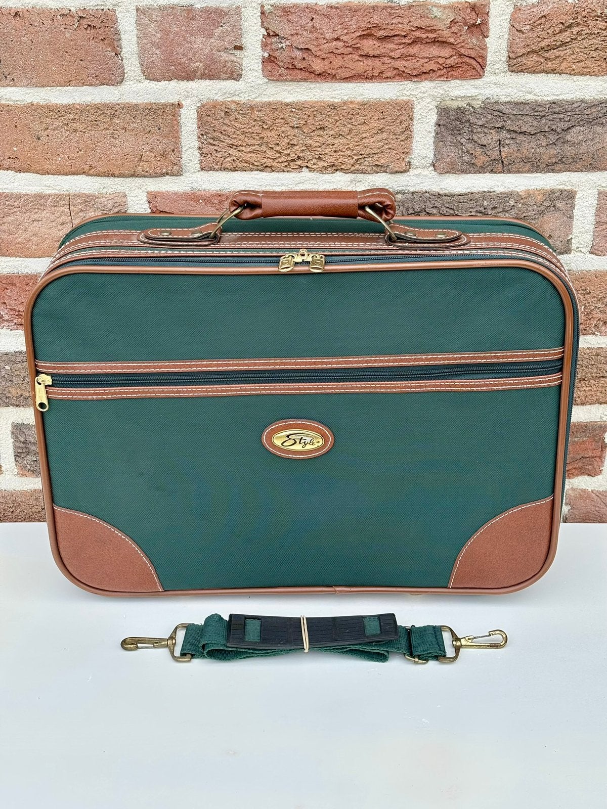 Nieuw reiskoffer /reistas groen bruin inclusief schouderband, Handtassen en Accessoires, Koffers, Nieuw, Minder dan 50 cm, Ophalen of Verzenden