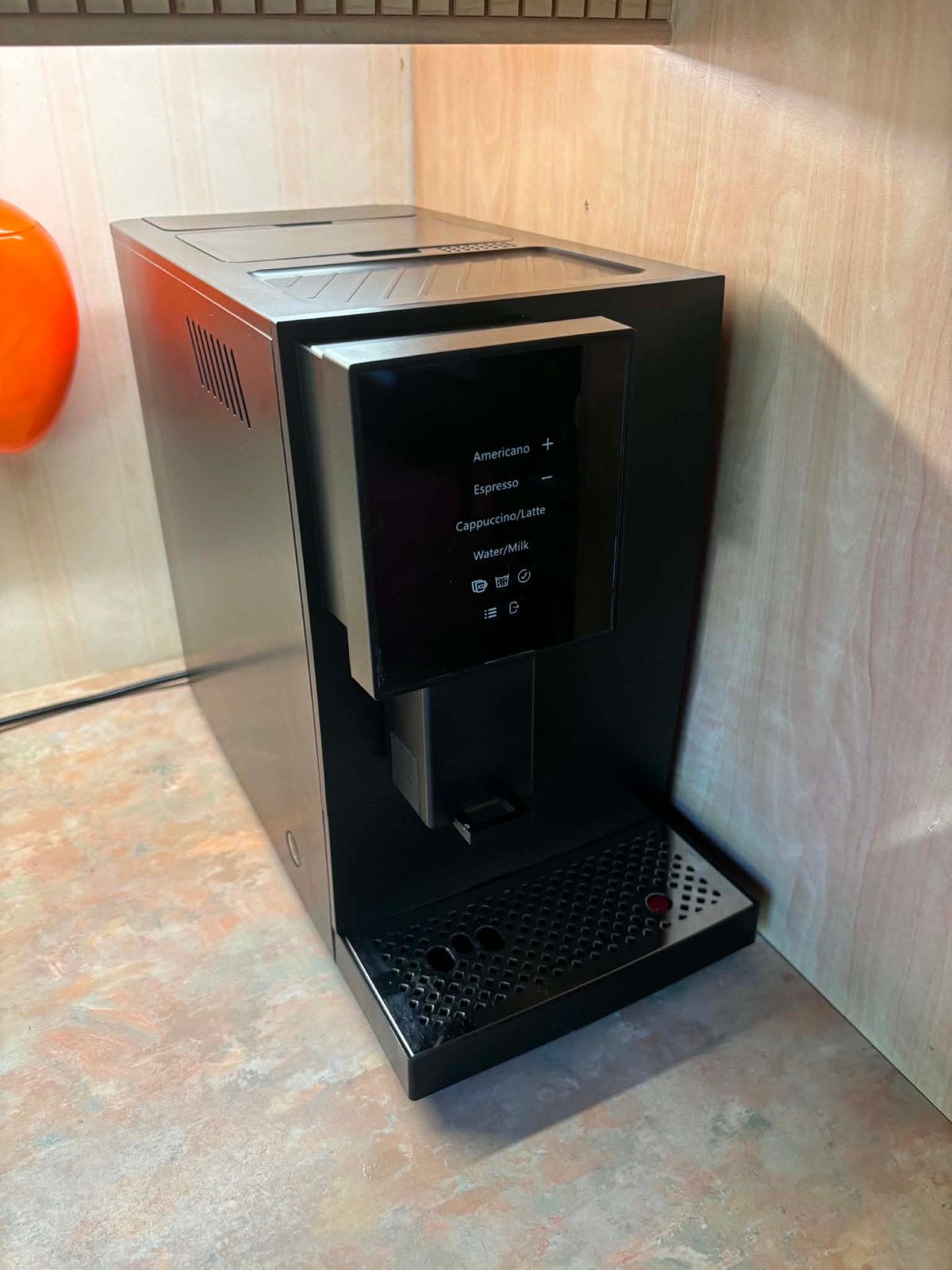 Machine express entièrement automatique, Machine à espresso, Café en grains, 2 à 4 tasses, Comme neuf