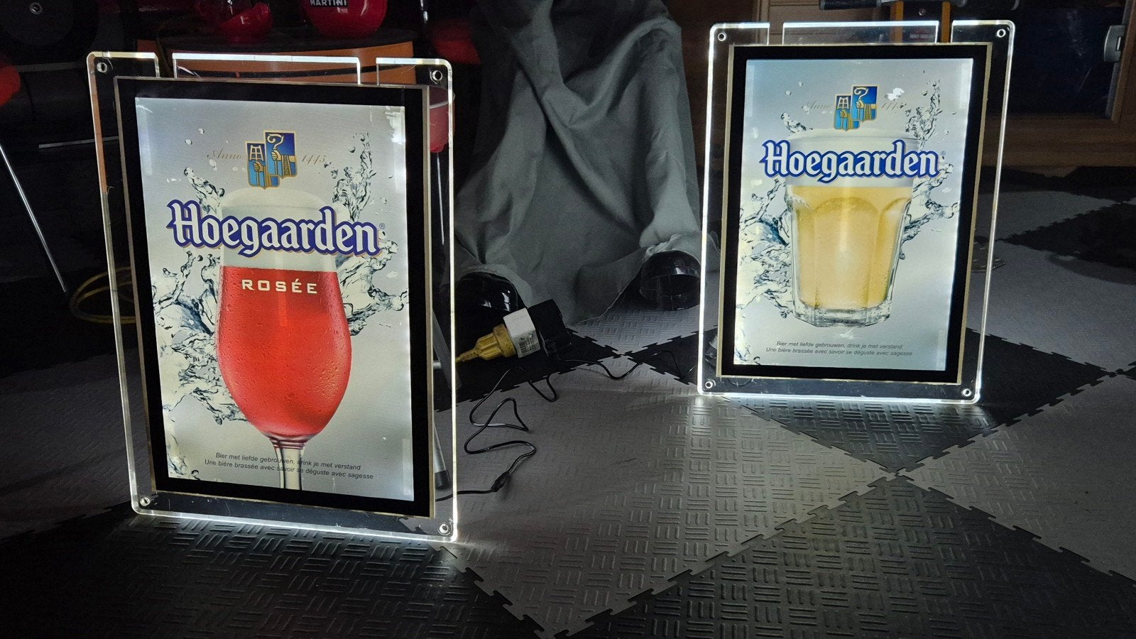 Lichtreclame Hoegaarden in goed staat., Verzamelen, Ophalen, Gebruikt