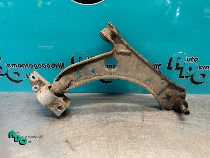 Bras de suspension avant droit d'un Volkswagen Caddy (Caddy, Volkswagen, -, 3 mois de garantie, Utilisé