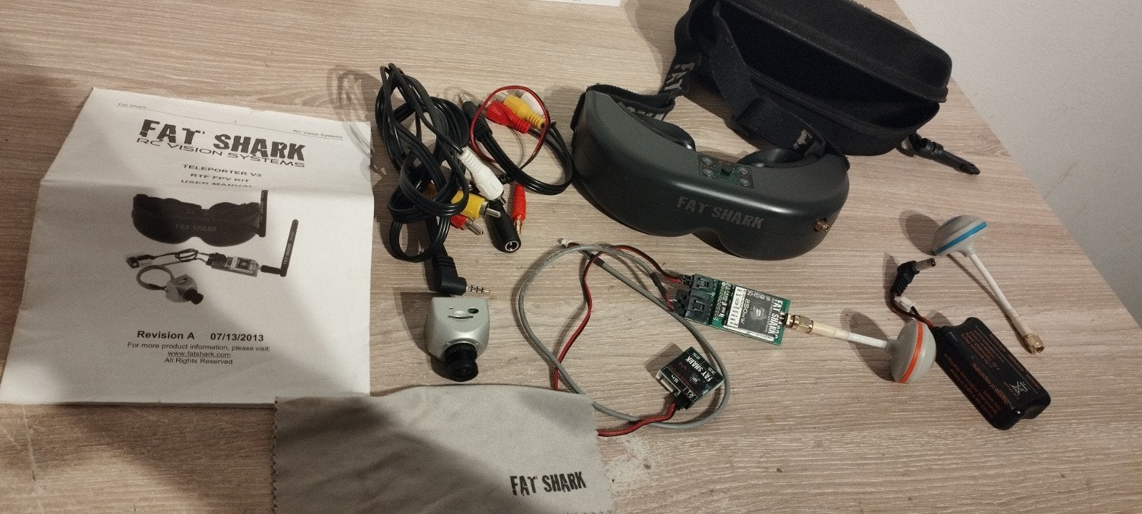 lunettes FPV Fat Shark avion radiocommandé rc futaba kyosho, Enlèvement ou Envoi