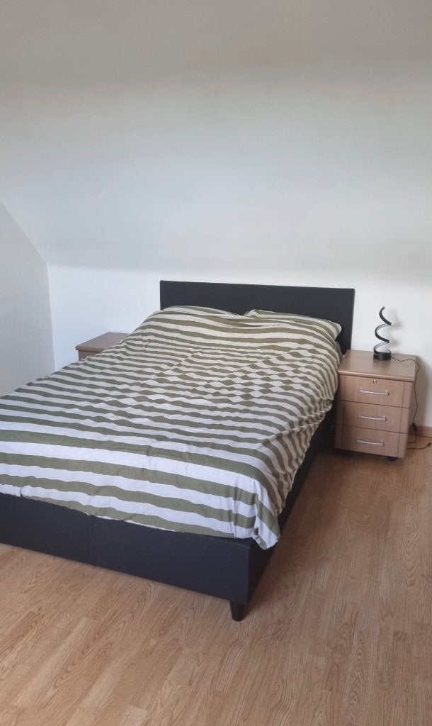 Bed te koop, Huis en Inrichting, Ophalen, Gebruikt, Zwart, Twijfelaar