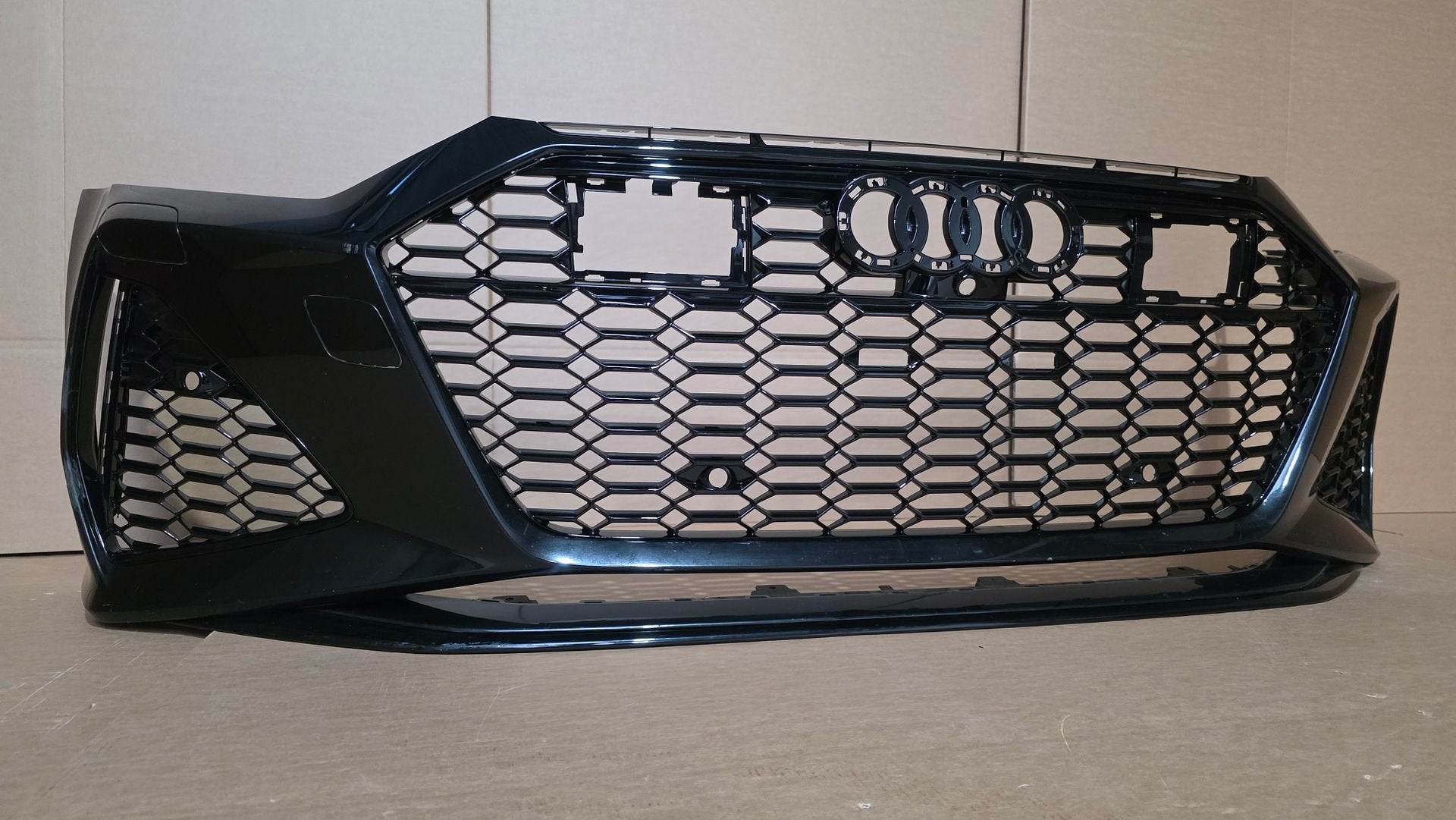 Voorbumper Audi A6 C8 4K RS6 RS7 6xPDC KLS 4K8807065K BUMPER, Gebruikt, -, Voor, Bumper