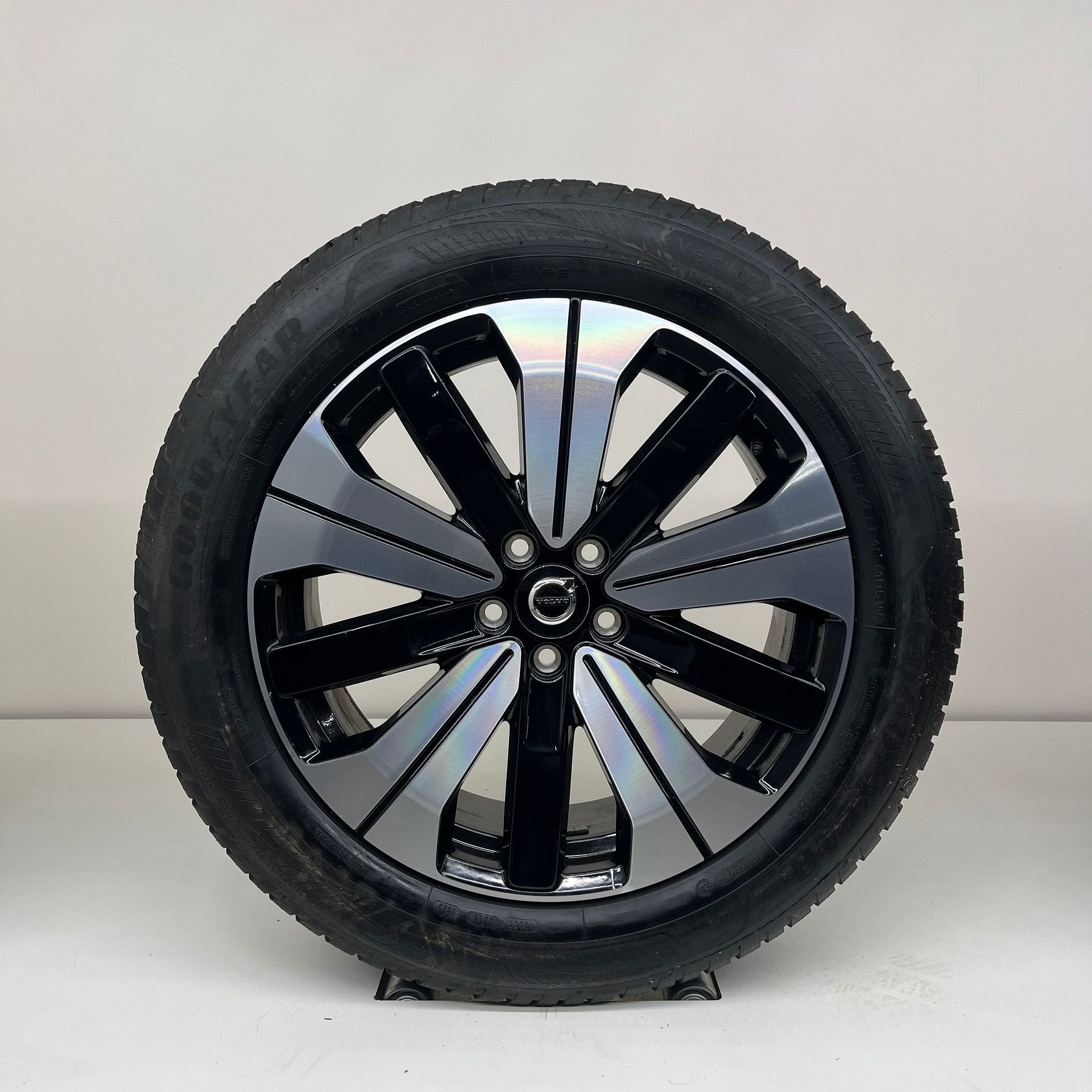 Volvo XC60 - 19 inch - all season, Auto-onderdelen, Banden en Velgen, 19 inch, Gebruikt, Banden en Velgen, Ophalen of Verzenden