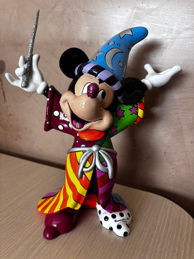 Disney Britto Sorcerer Mickey als nieuw met doos, Collections, Disney, Enlèvement ou Envoi, Mickey Mouse, Comme neuf, Statue ou Figurine