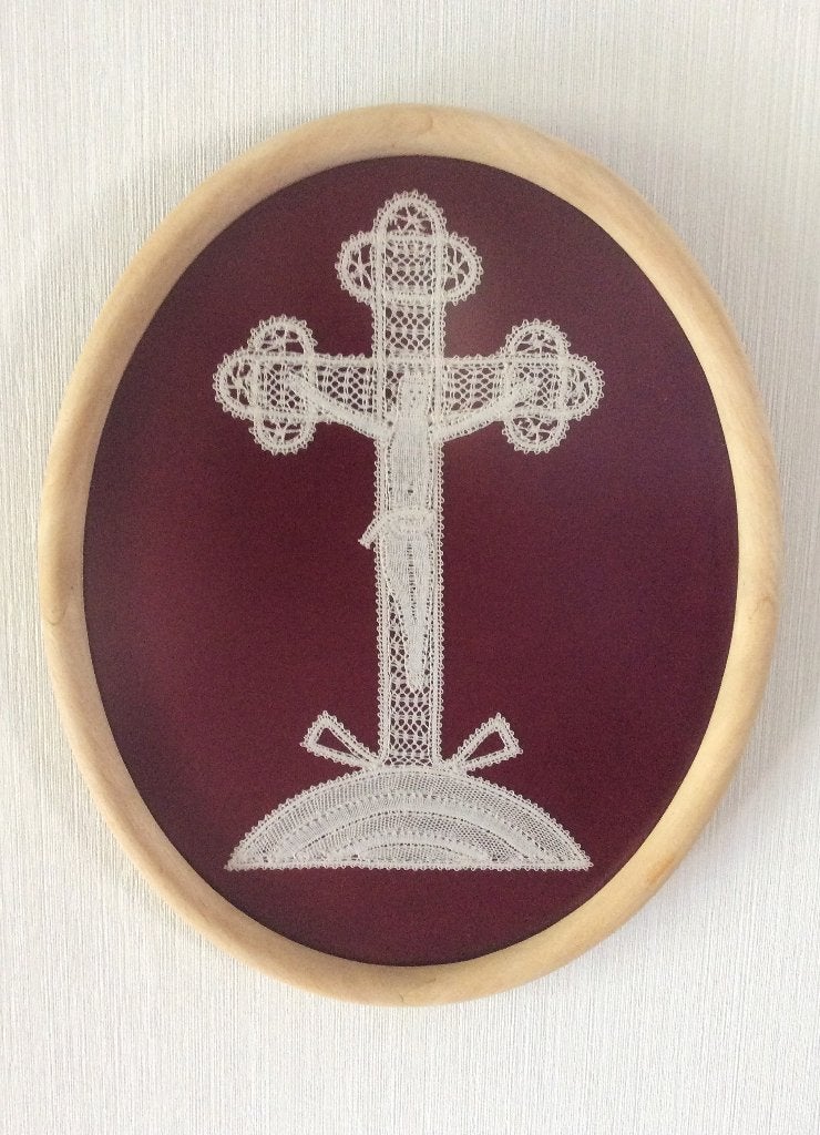 Crucifix de calvaire flamand ancien dentelle cadre en bois, Antiquités & Art, Enlèvement ou Envoi