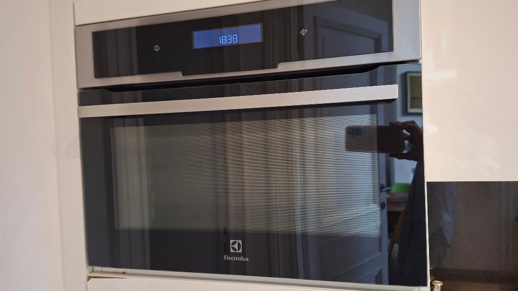 Micro/combi oven, Ophalen, Gebruikt, Zwart, 50 tot 100 cm