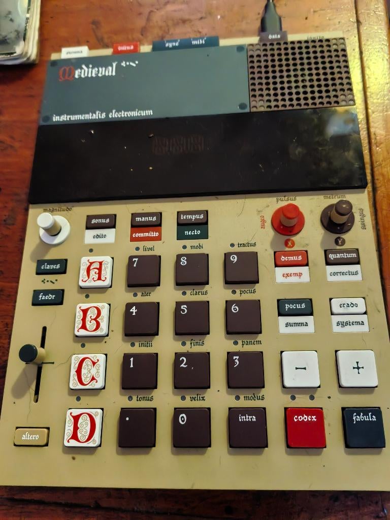 Teenage engineering ep-1320 Medieval, Muziek en Instrumenten, Samplers, Ophalen of Verzenden, Zo goed als nieuw