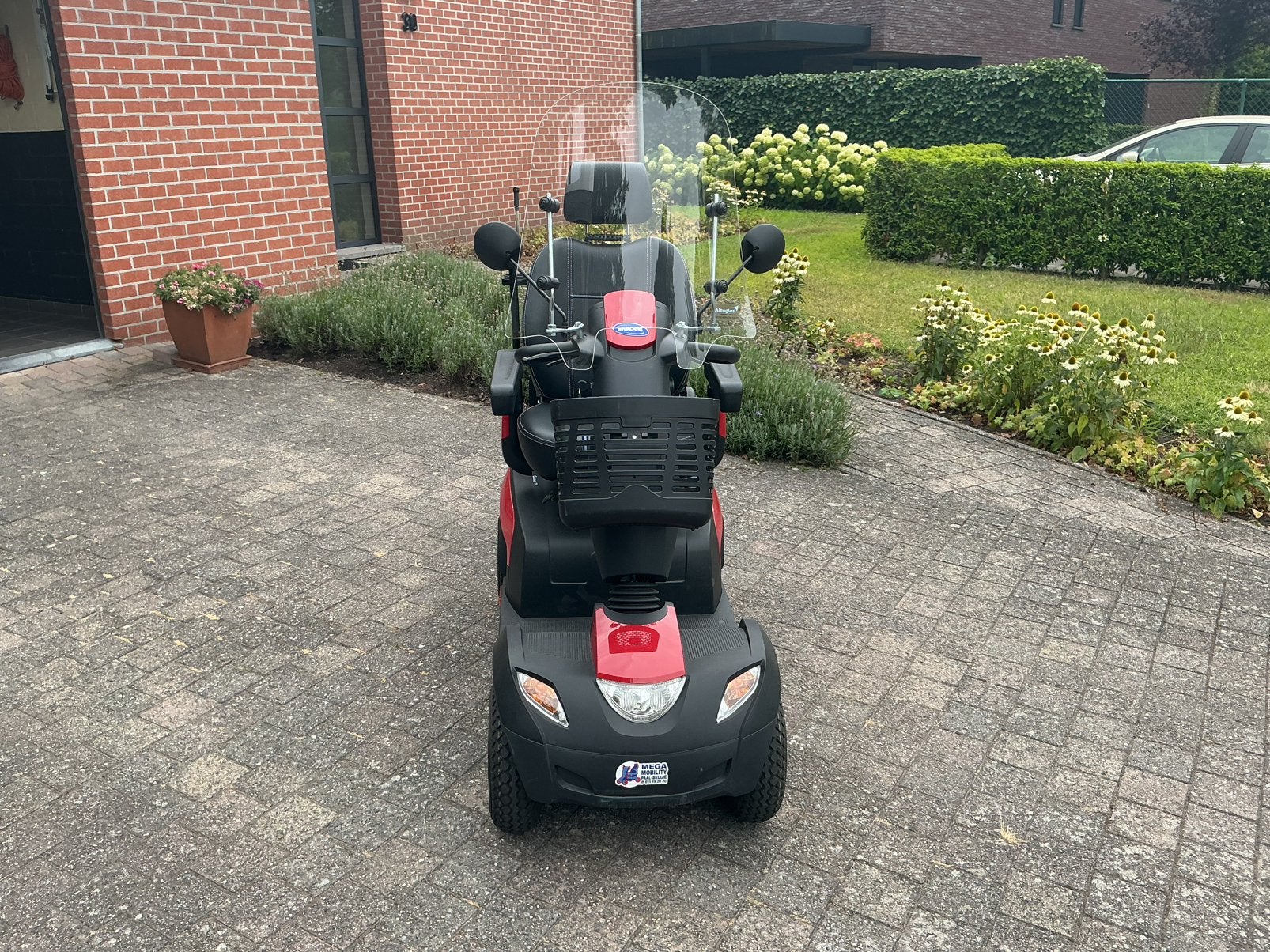 Invacare Comet Pro, 46 km ou plus, 16 km/h ou plus, Comme neuf, Invacare