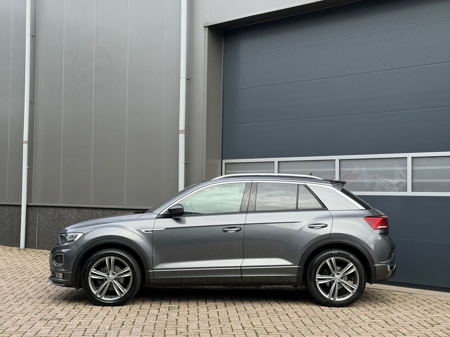 Volkswagen T-Roc 1.5 TSI Sport Business R bj.2020 Pano|Camer, Auto's, 110 kW, Handgeschakeld, Grijs, SUV of Terreinwagen
