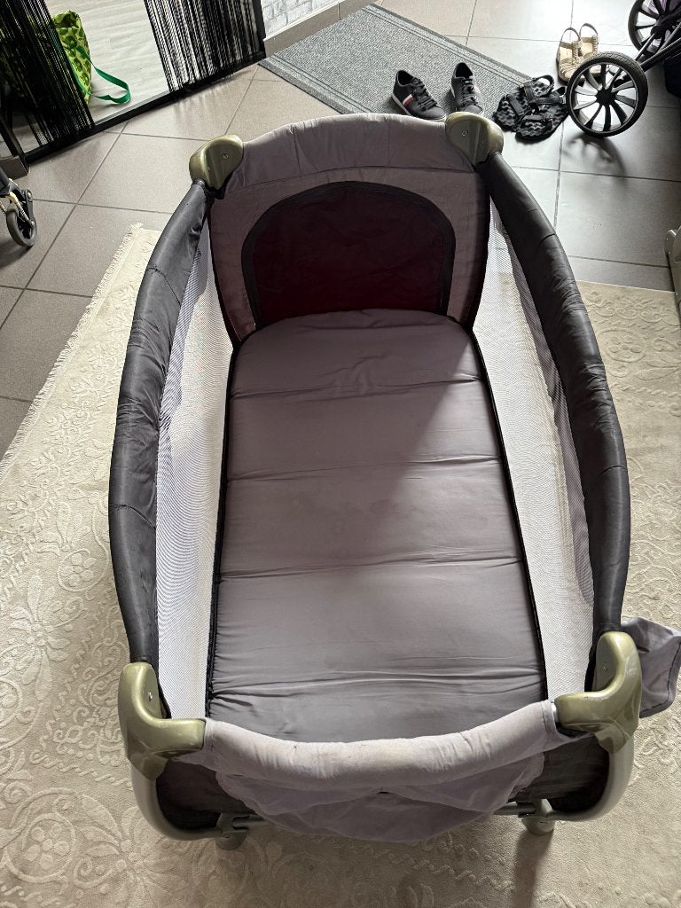 Grijs babypark te koop, Enlèvement
