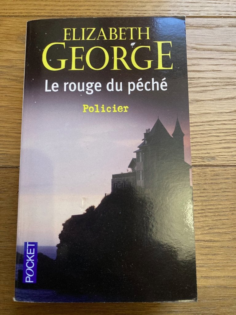 Le rouge du péché Poche de Elizabeth George, Boeken, Detectives, Zo goed als nieuw, Ophalen of Verzenden