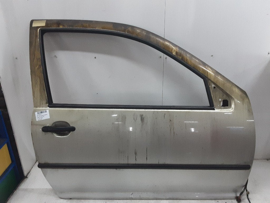 PORTIER RECHTS VOOR Volkswagen Golf IV (1J1), Gebruikt, Mevr. I. Hauben, Rue de l'Espoir 34 34
4030  GRIVEGNÉE, BE, Info@Collignon.be