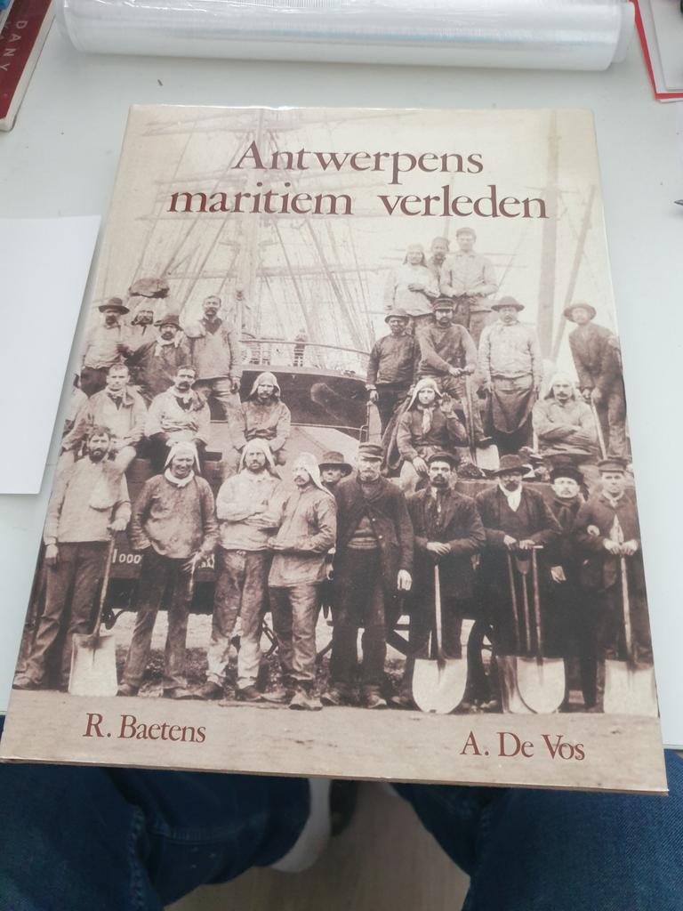 Antwerpens maritiem verleden

beelden over mens en haven, Ophalen of Verzenden, Zo goed als nieuw