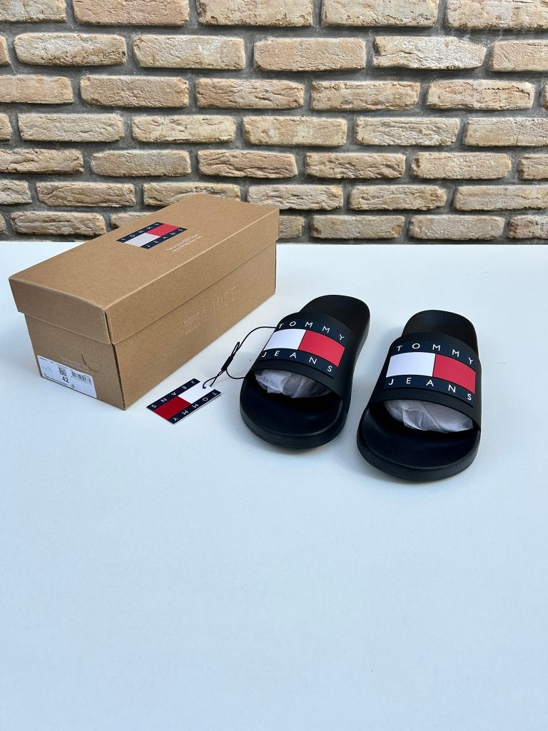 Tommy Jeans Slippers Heren 42 – Zwart, Kleding | Heren, Schoenen, Ophalen of Verzenden, Zwart, Slippers