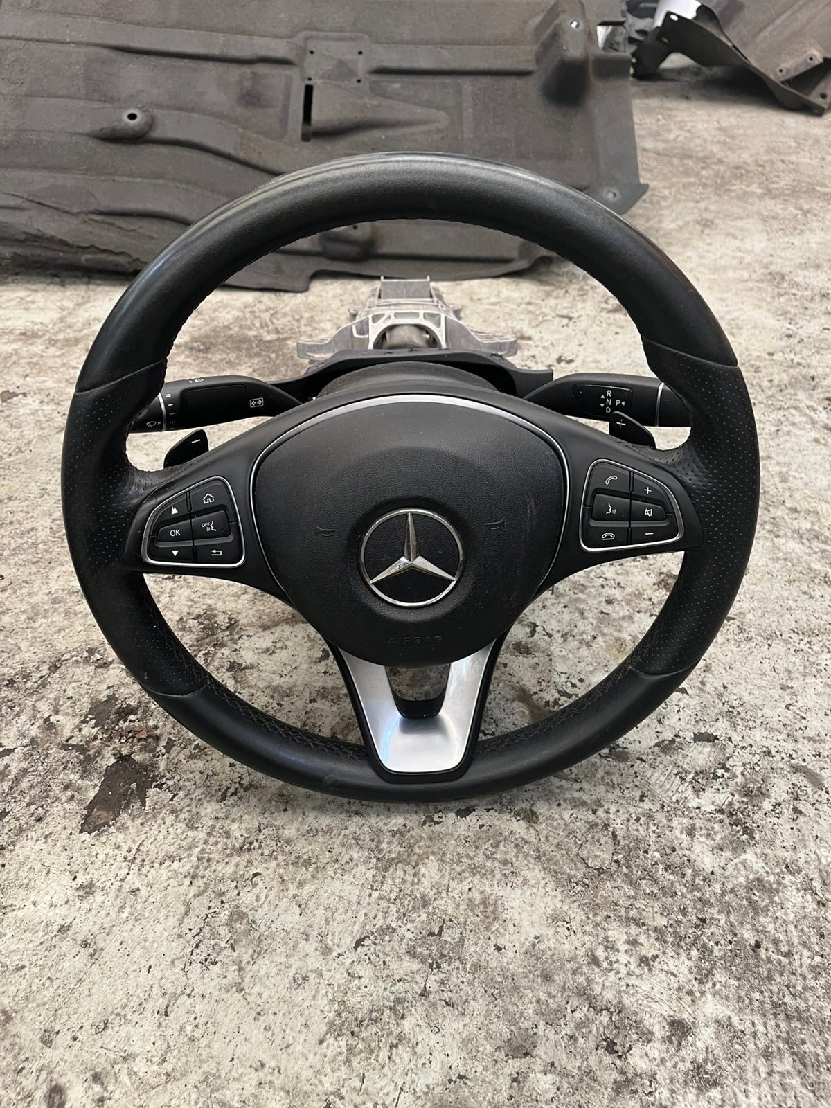 Colonne de direction complete +volant mercedes Classe C W205, Enlèvement, Mercedes-Benz