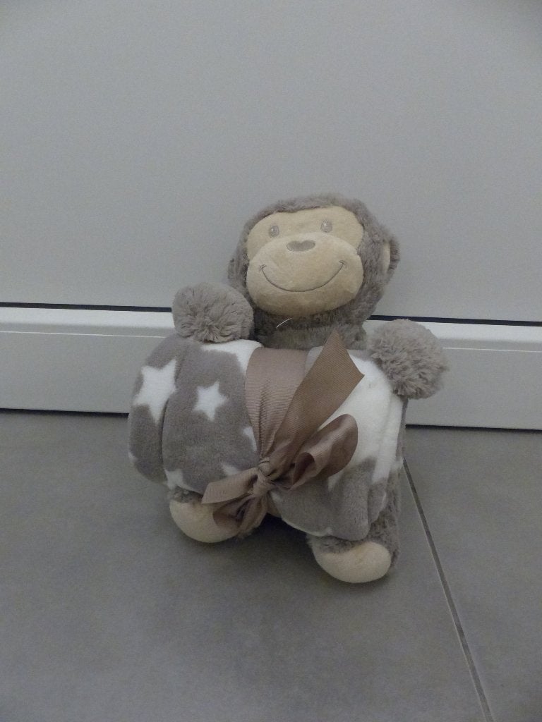 Knuffelaap met ingewerkt dekentje, Kinderen en Baby's, Ophalen of Verzenden, Zo goed als nieuw