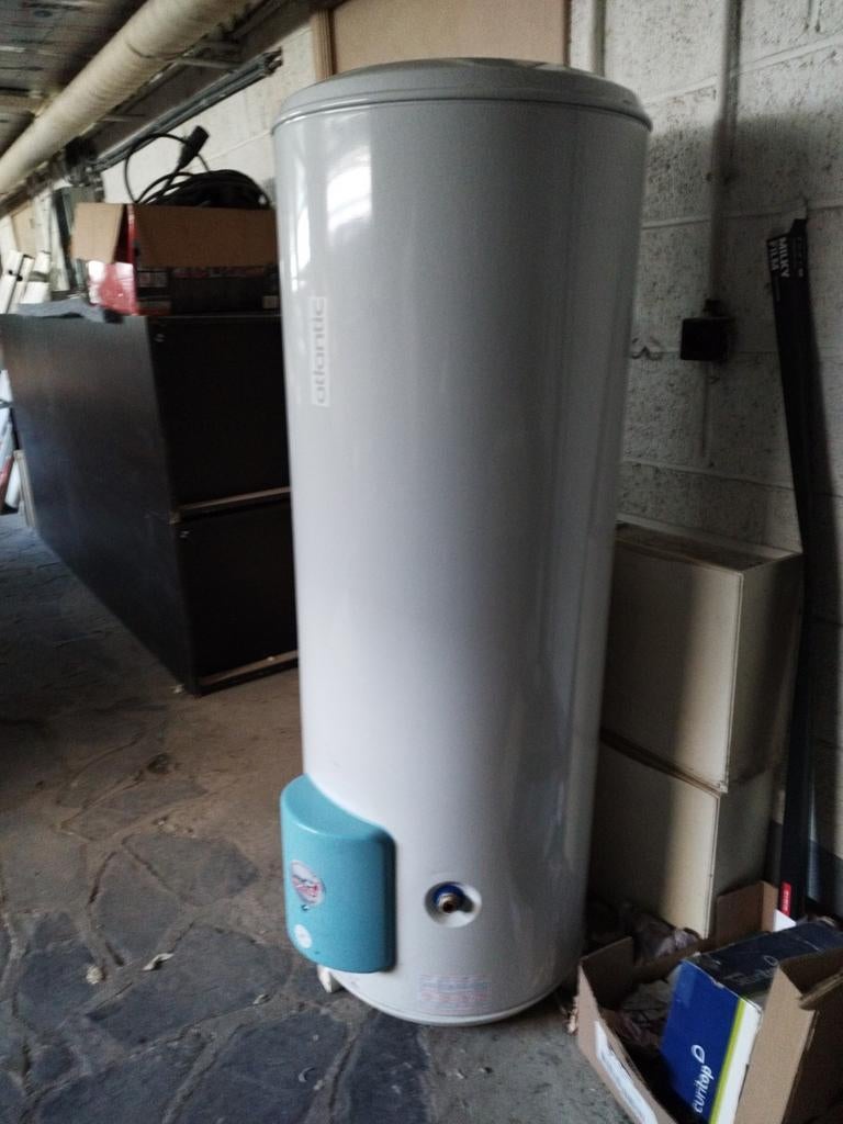 Boiler/chauffe eau électrique 200 litres, Bricolage & Construction, Chauffe-eau & Boilers, Enlèvement, Boiler