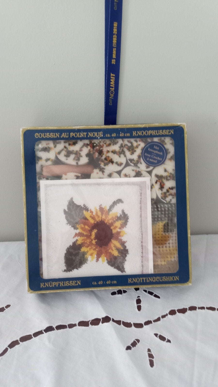 av broderie complet dans sa boîte d'origine  motif, Hobby & Loisirs créatifs, Broderie & Machines à broder, Enlèvement ou Envoi