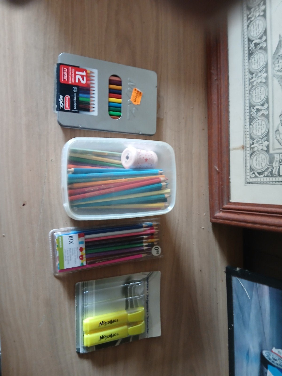 Set van nieuwe en gebruikte potloden + 1 slijper + 2 markers, Hobby en Vrije tijd, Ophalen