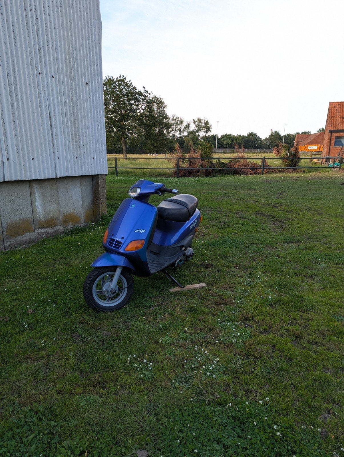 Piaggio zip type 3 a klasse, Vélos & Vélomoteurs, Scooters | Piaggio, Utilisé, Zip, Classe A (25 km/h), Deux-temps, Enlèvement