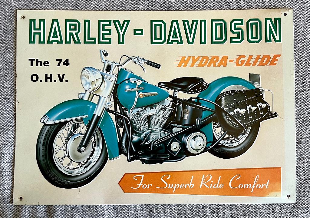 Plaque Métal "HARLEY DAVIDSON" (Embossée) // 44 cm x 31 cm, Moins de 50 cm, Enlèvement ou Envoi, Utilisé, Métal ou Aluminium