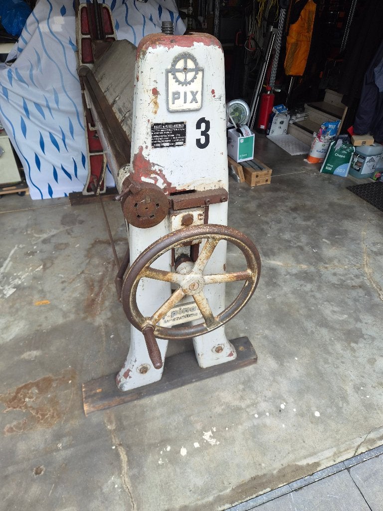 Plieuse d'atelier manuelle., Ophalen, Gebruikt, IJzer