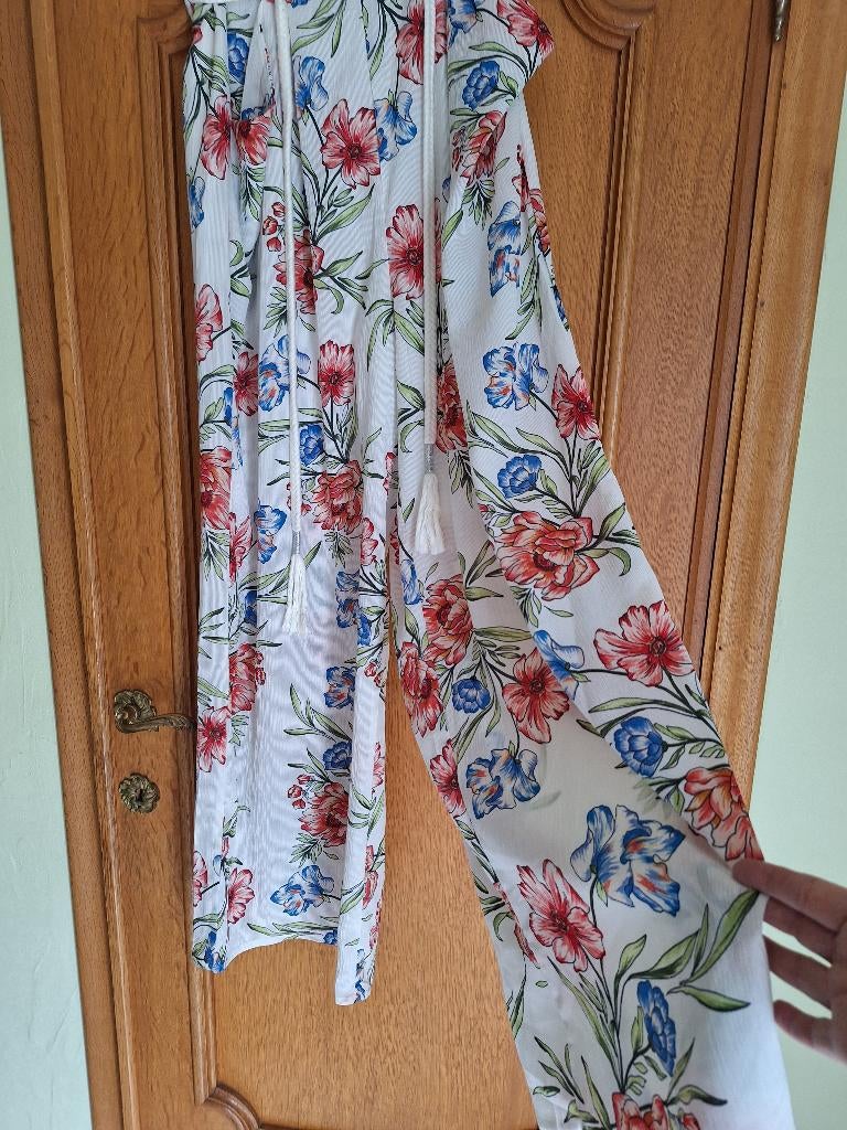 Pantalon à fleur -Kilky - taille 40 - neuf!, Kleding | Dames, Broeken en Pantalons, Nieuw, Kilky, Lang, Ophalen