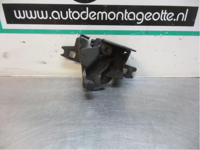Slotmechaniek Motorkap van een Volkswagen Polo (Polo 99-), Gebruikt, -, Volkswagen, -