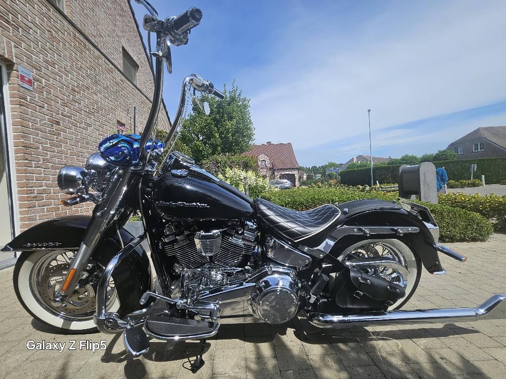 HD Softail De Luxe omgebouwd "Chicano Style" ( Bj 2018 ), 2 cilinders, 1745 cc, LED Verlichting, Particulier