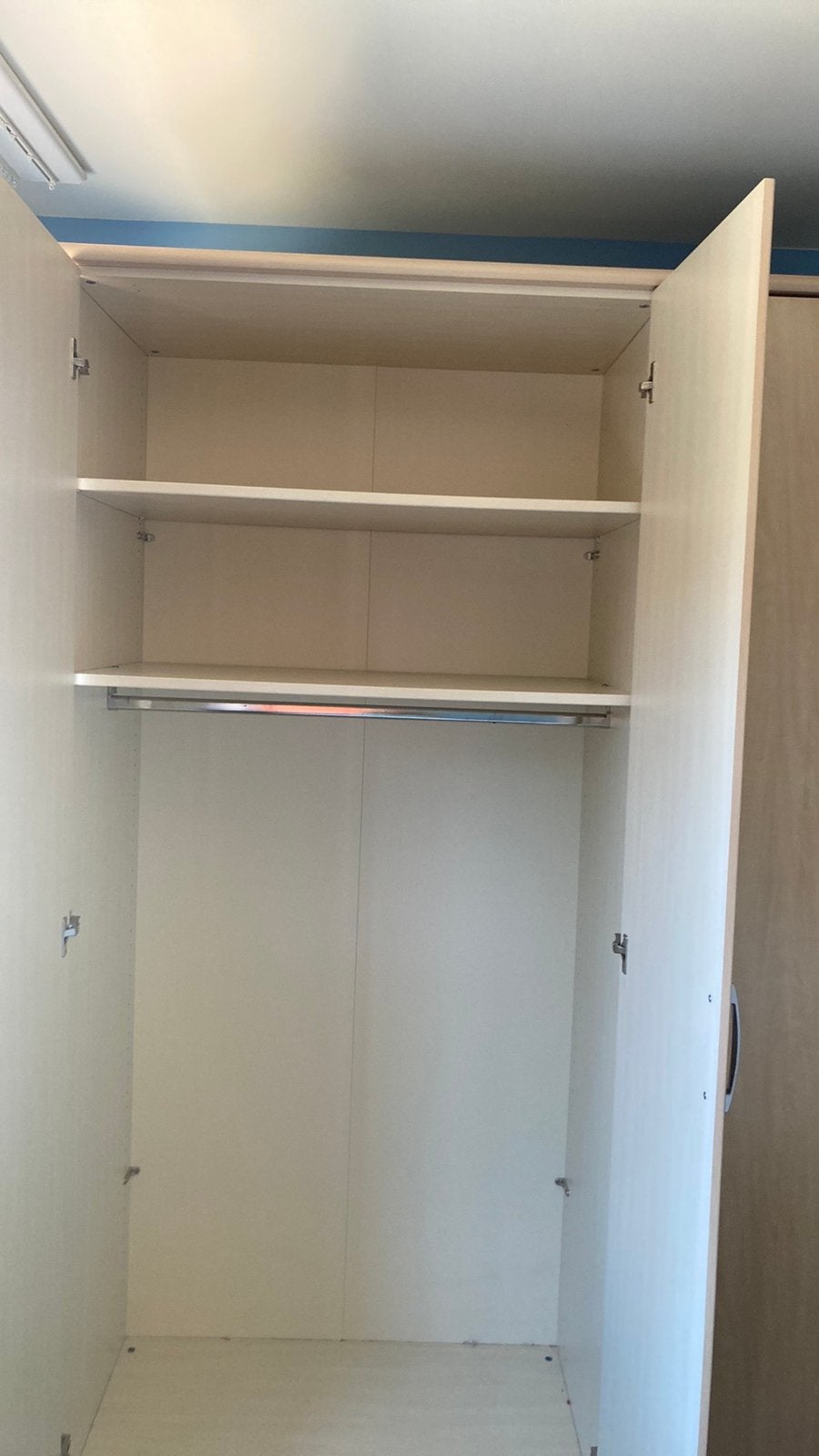 Lit avec superstructure et armoire, Enlèvement, Comme neuf, Bois