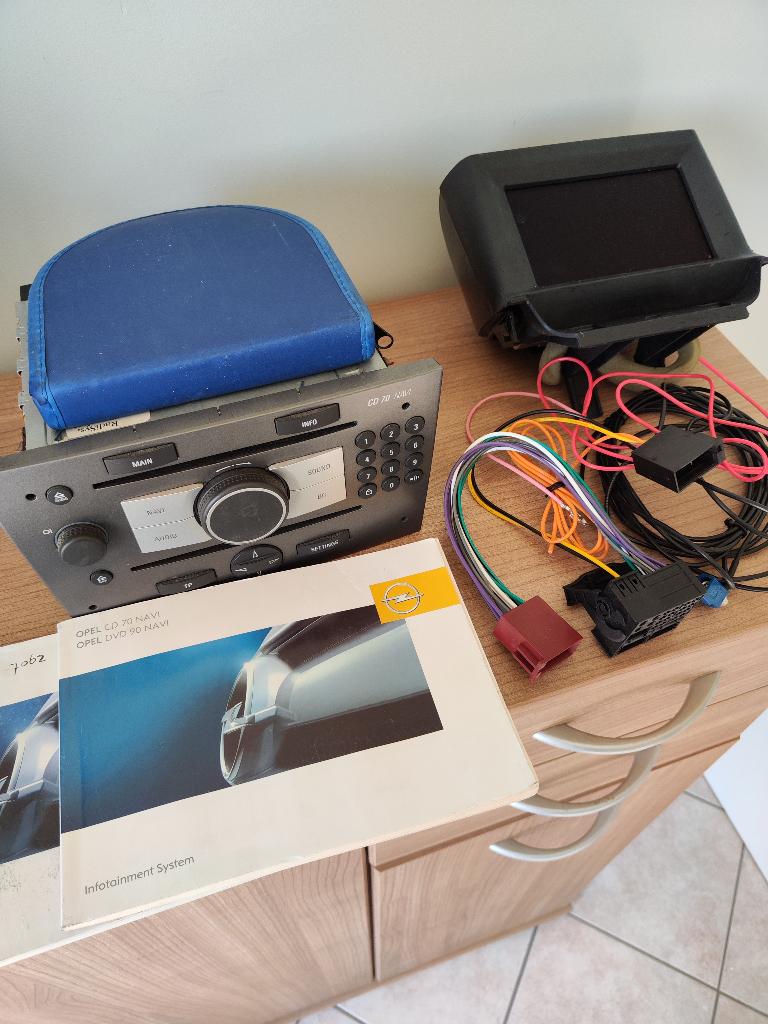 Opel navigatie CD70 Navi, Auto diversen, Autoradio's, Ophalen of Verzenden, Gebruikt