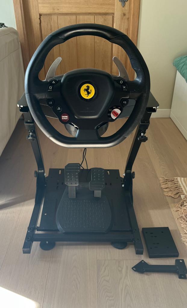 thrustmaster stuur met pedalen, Games en Spelcomputers, Spelcomputers | Sony Consoles | Accessoires, Ophalen, Zo goed als nieuw