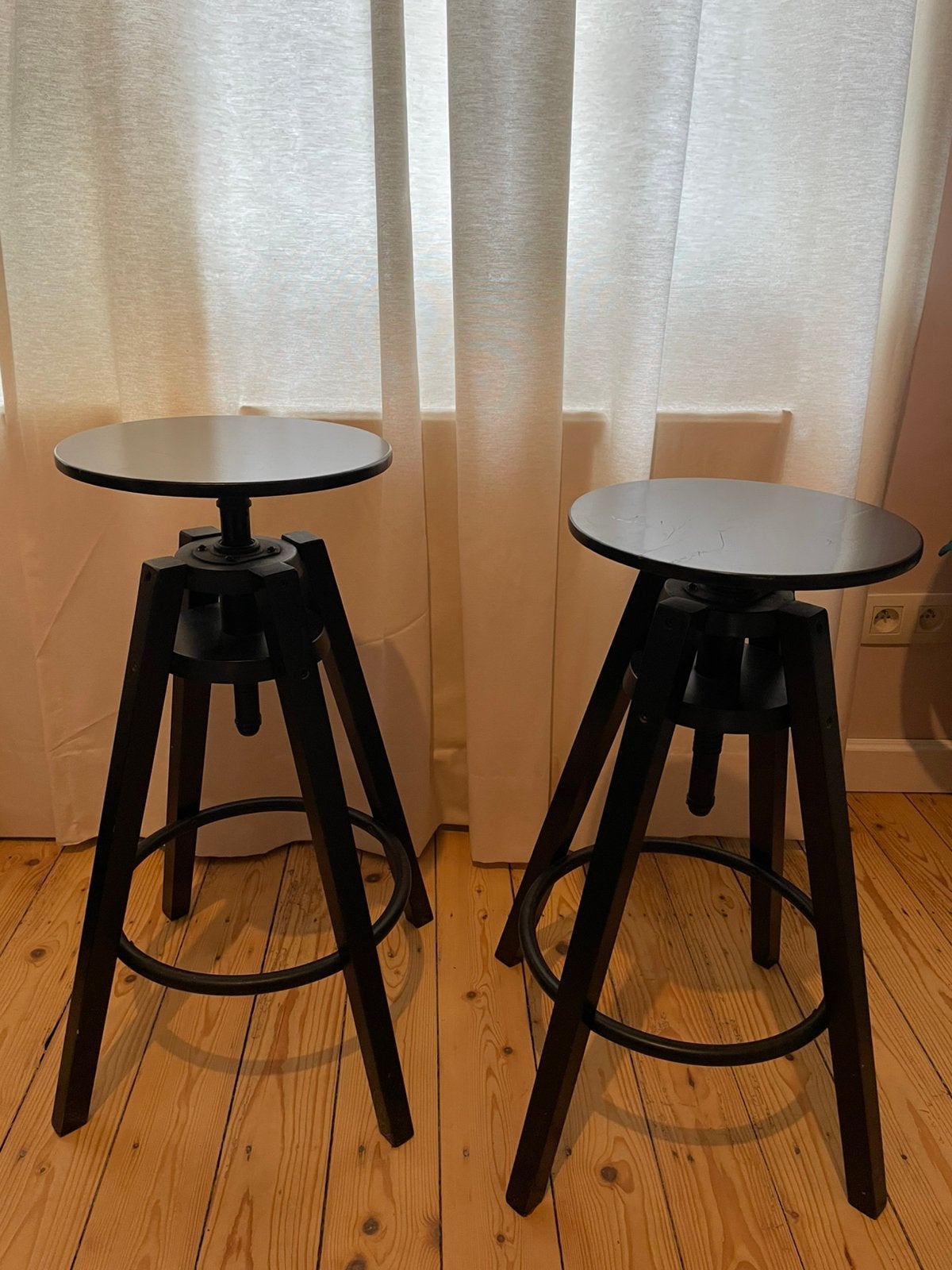 Dalfred - verstelbare barkruk ( 63cm-74cm), 2 tabourets, Réglable en hauteur, Enlèvement, Utilisé