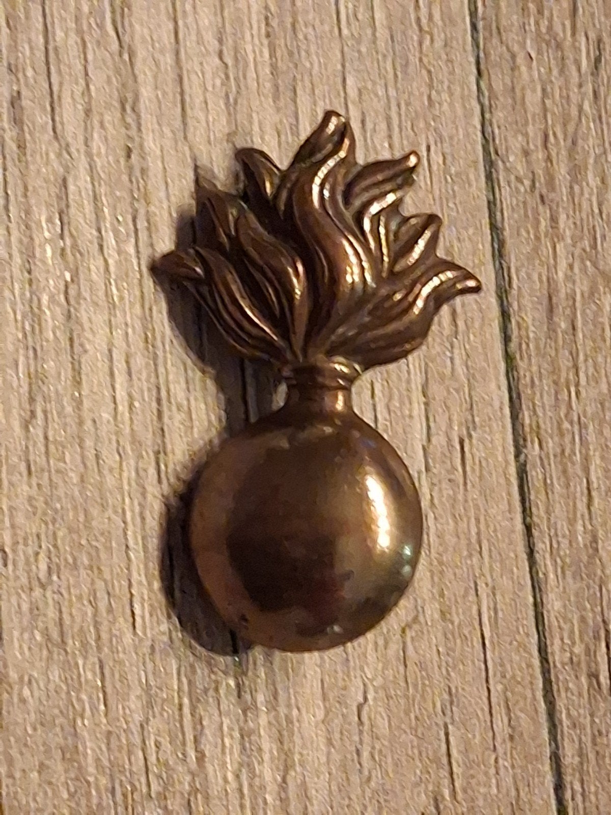 schouderbadge door fuselier- of grenadierregiment, Verzamelen, Verzenden