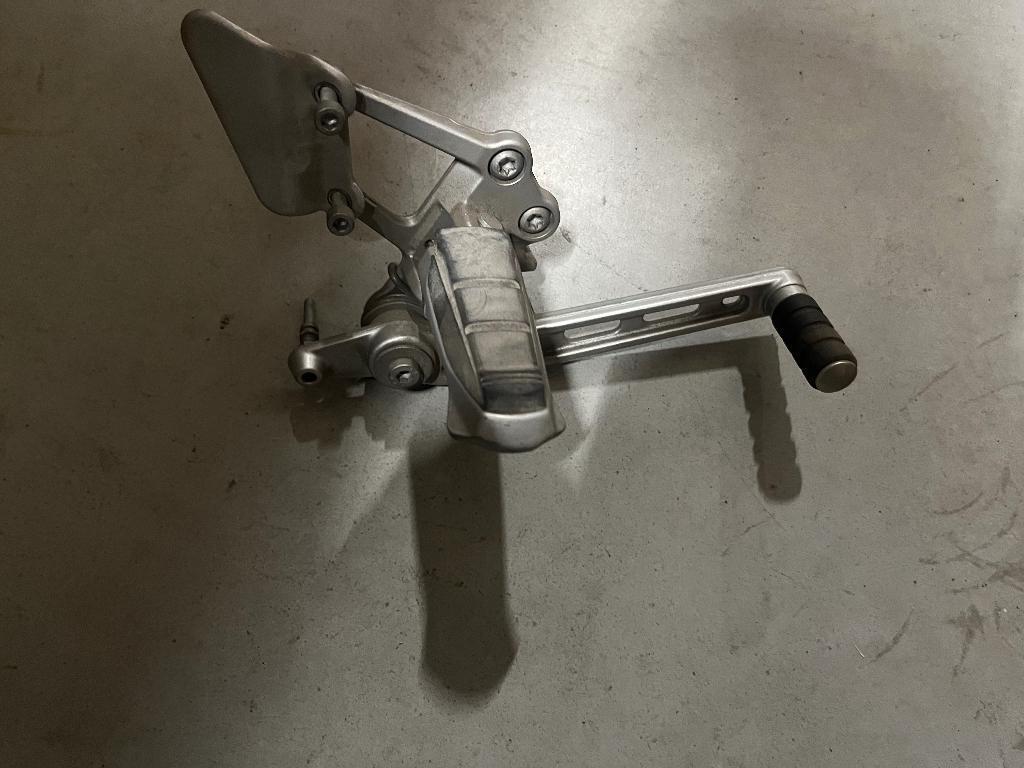 Voetraster, Enlèvement, Neuf