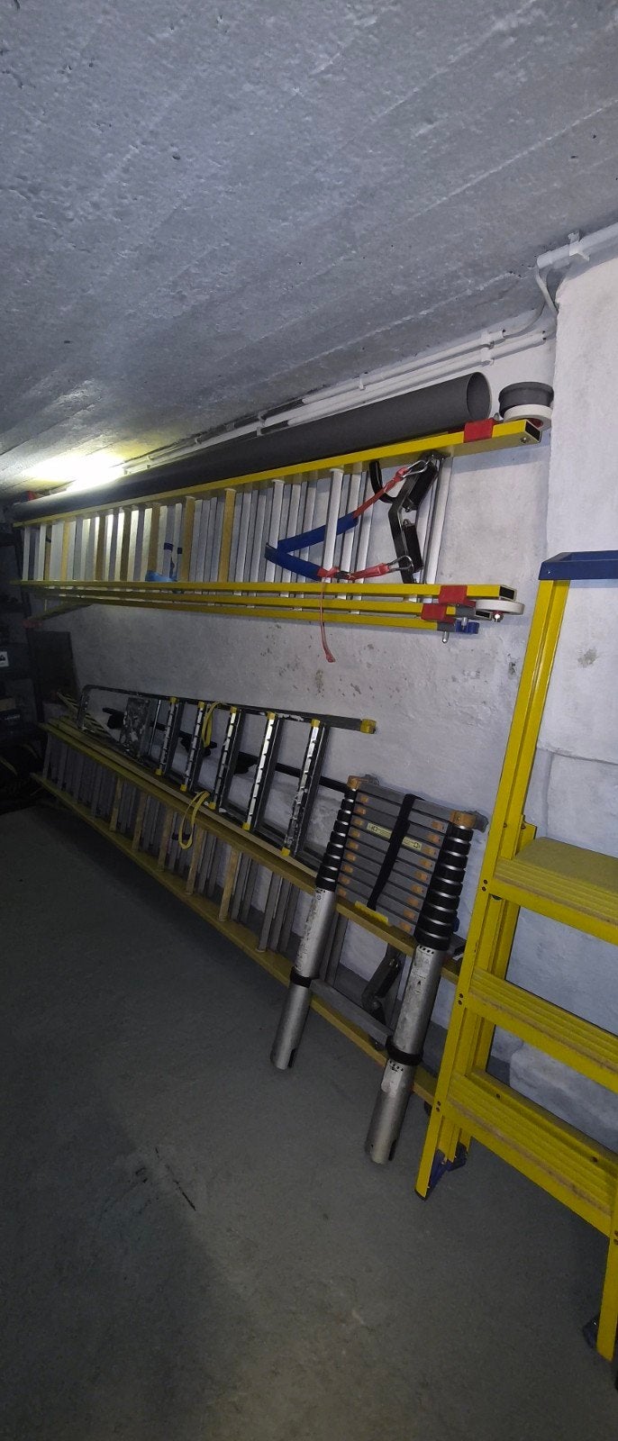 TELENET INHOME EN ORANGE MATERIAAL / GLASVEZELLADDERS, Doe-het-zelf en Bouw, Ophalen, Nieuw, Ladder, Opvouwbaar of Inschuifbaar