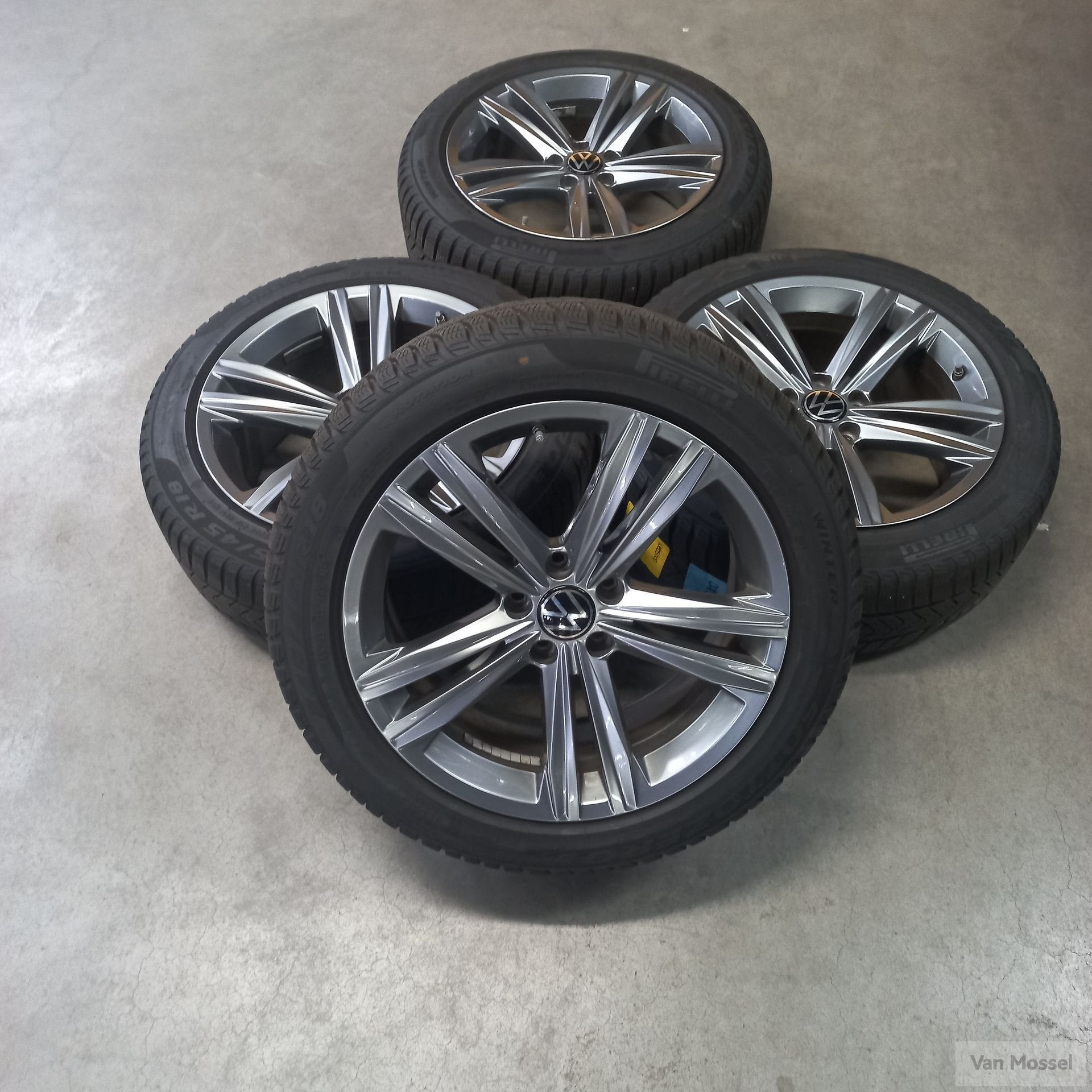 Volkswagen Arteon Pirelli Sottozero 3 245/45/R18 96V, Pneus et Jantes, Véhicule de tourisme, -, 18 pouces