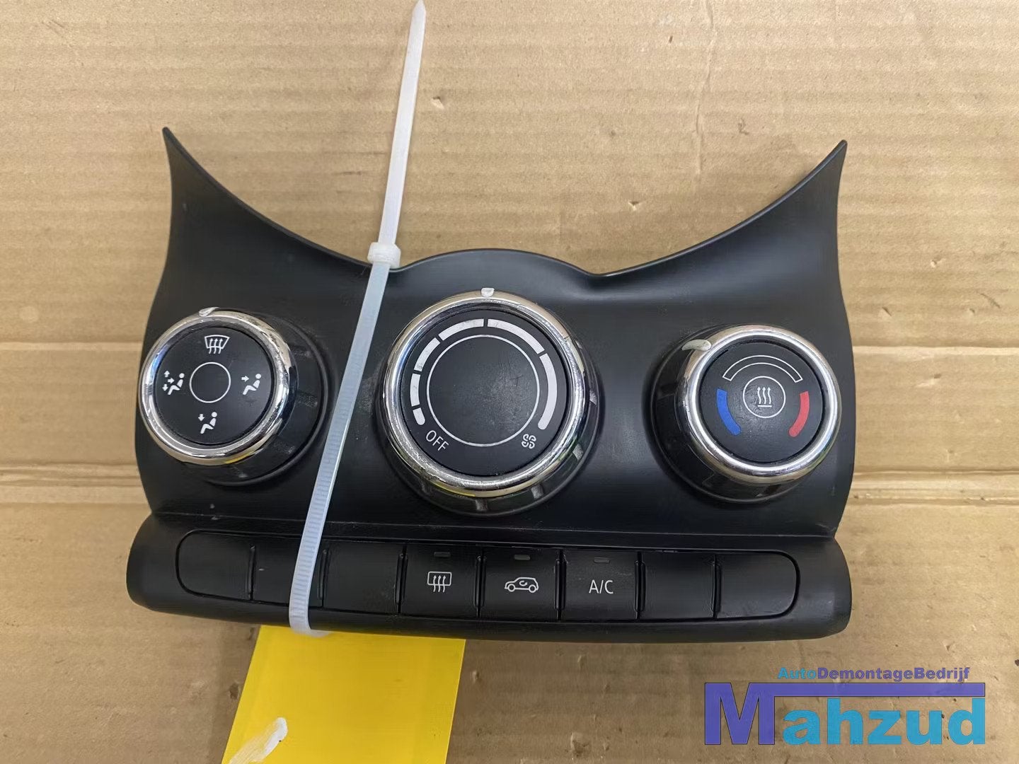 MINI F55 F56 kachel airco bedieningspaneel 2013+, Autos : Pièces & Accessoires, Customer.service@mini.co.uk, BMW AG, Petuelring 130
80788  Munich, DE