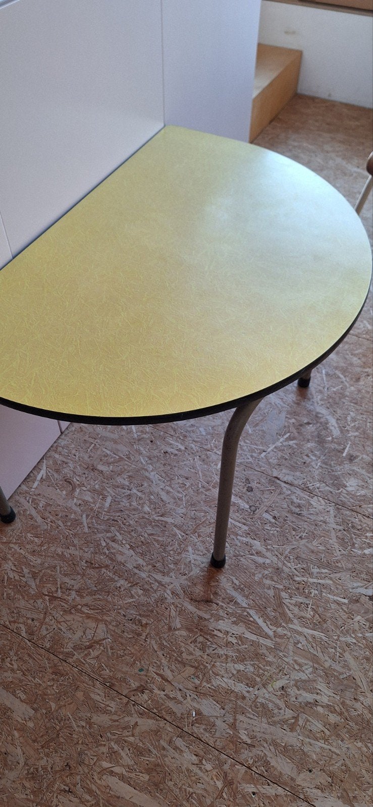 table vintage avec 4 chaises, Enlèvement, Utilisé, Autres formes, Vintage