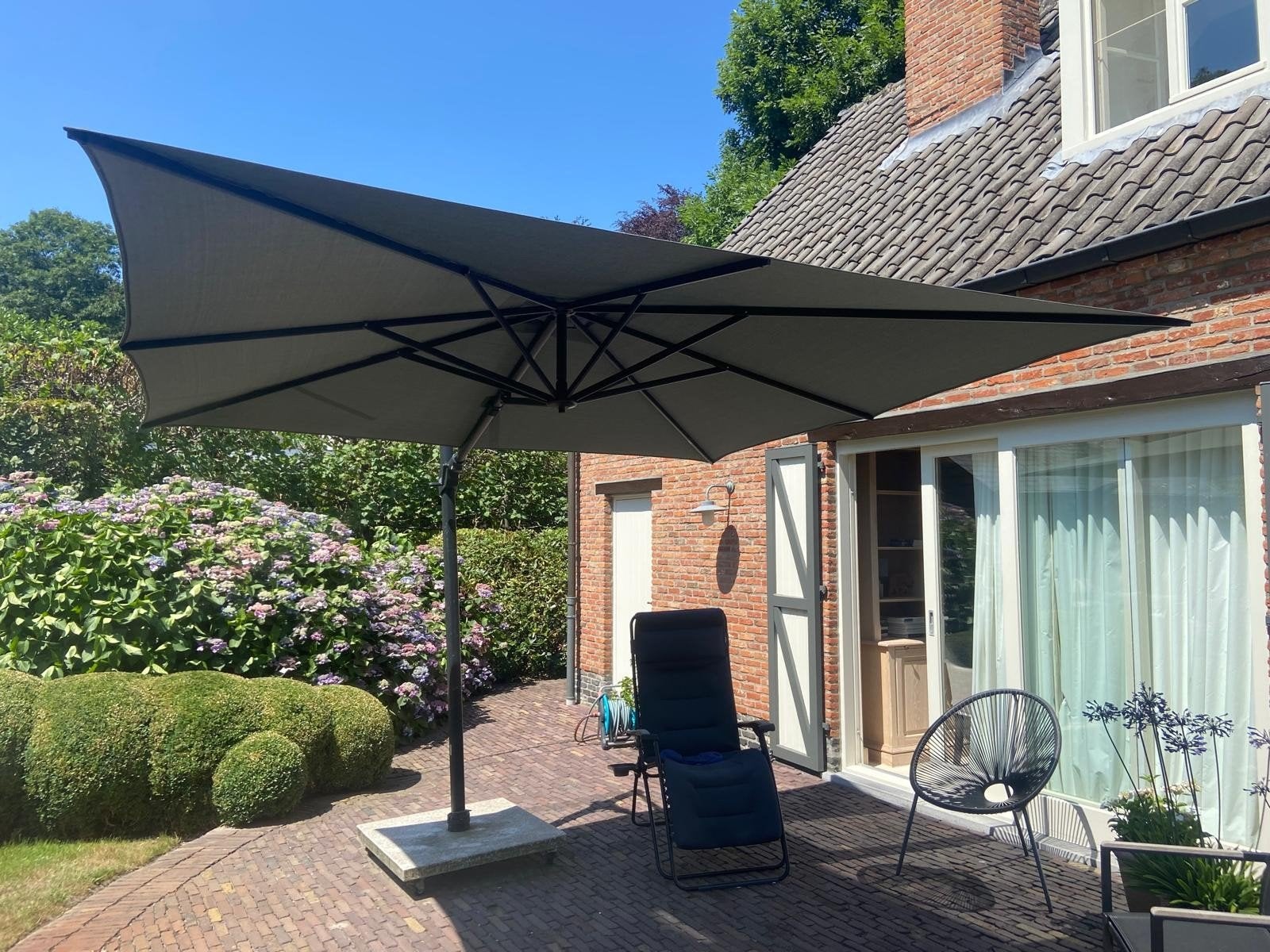 Zwevende parasol 3x3m, Ophalen, Zo goed als nieuw, 2 tot 3 meter, Zweefparasol